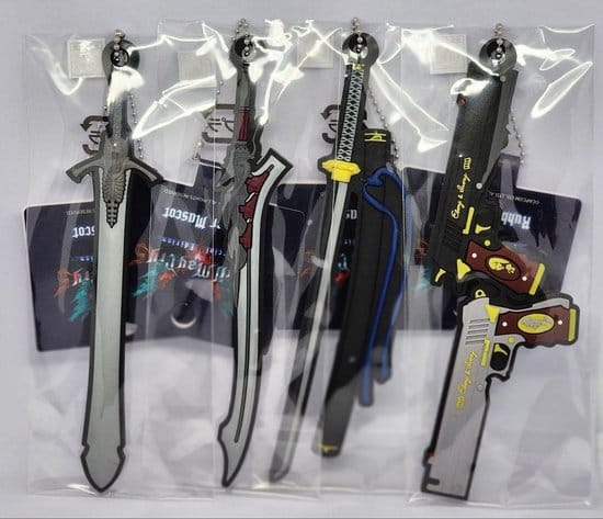 Devil May Cry 5 - Rubber Keychain - 16 cm - Official CapCom Merchandise - Rebellion